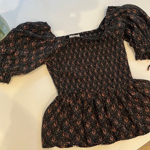 The perfect summer floral peasant shirt